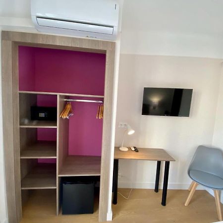 Hotel Courbet Juan-les-Pins Bagian luar foto