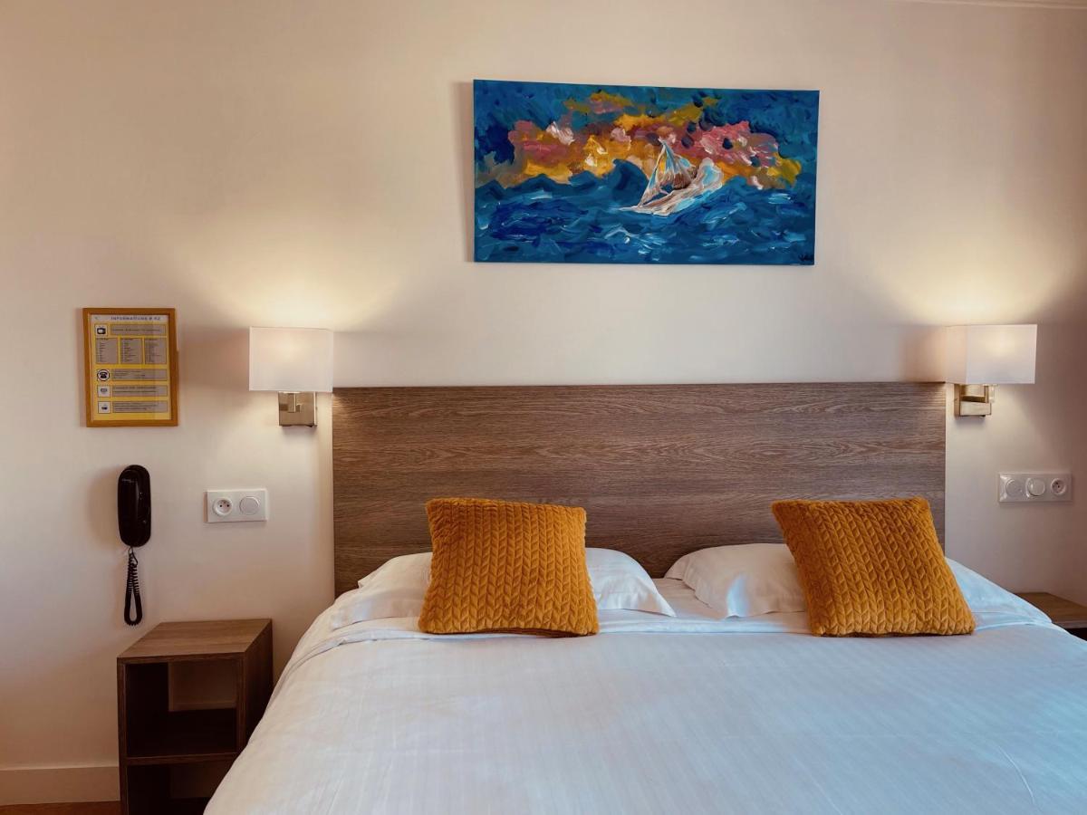 Hotel Courbet Juan-les-Pins Bagian luar foto