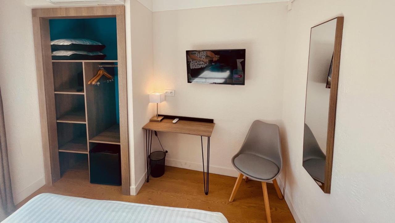 Hotel Courbet Juan-les-Pins Bagian luar foto