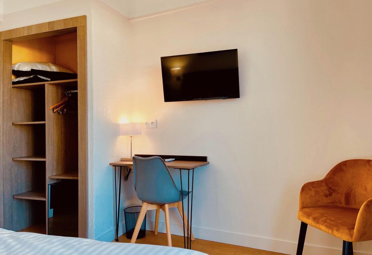 Hotel Courbet Juan-les-Pins Bagian luar foto