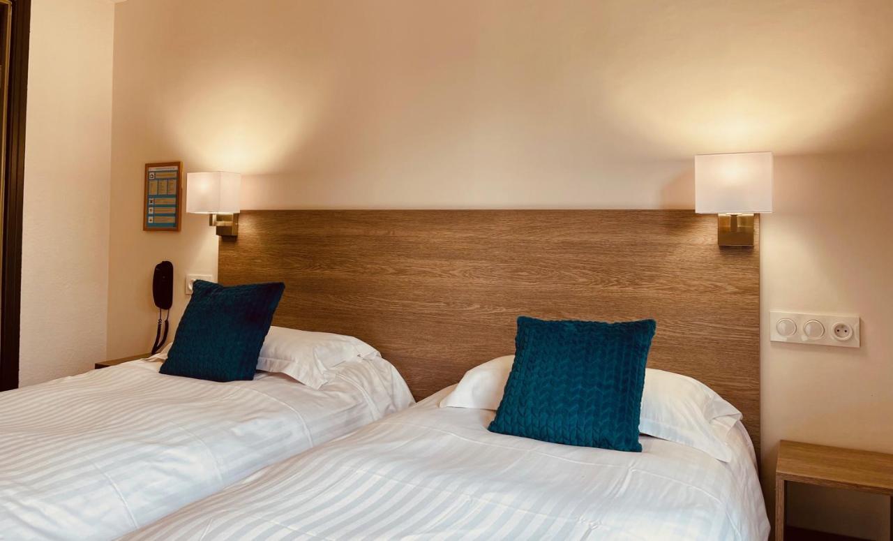 Hotel Courbet Juan-les-Pins Bagian luar foto