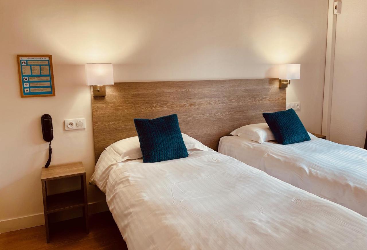 Hotel Courbet Juan-les-Pins Bagian luar foto