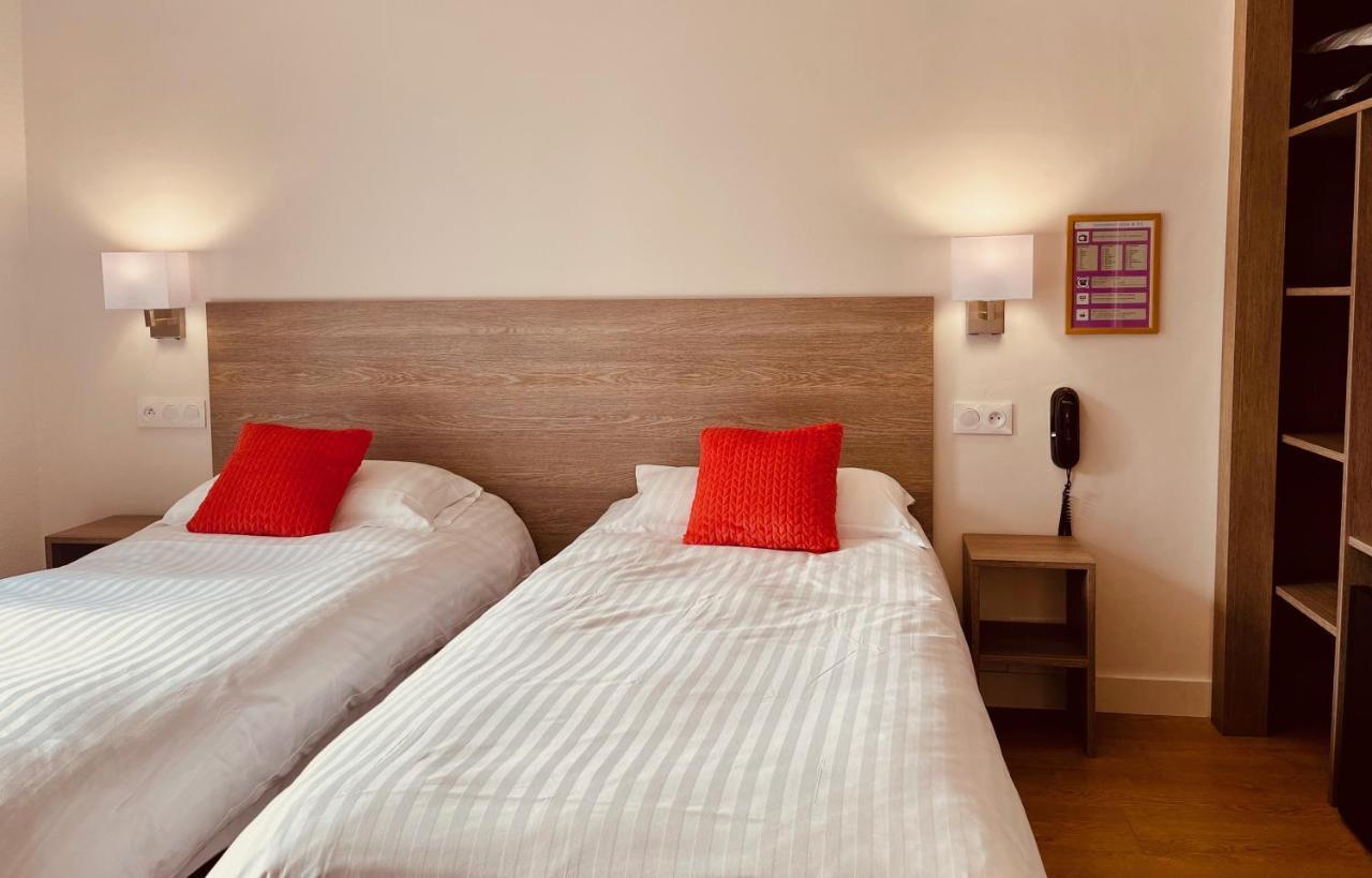 Hotel Courbet Juan-les-Pins Bagian luar foto