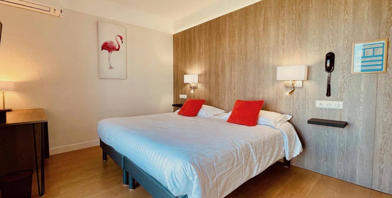 Hotel Courbet Juan-les-Pins Bagian luar foto