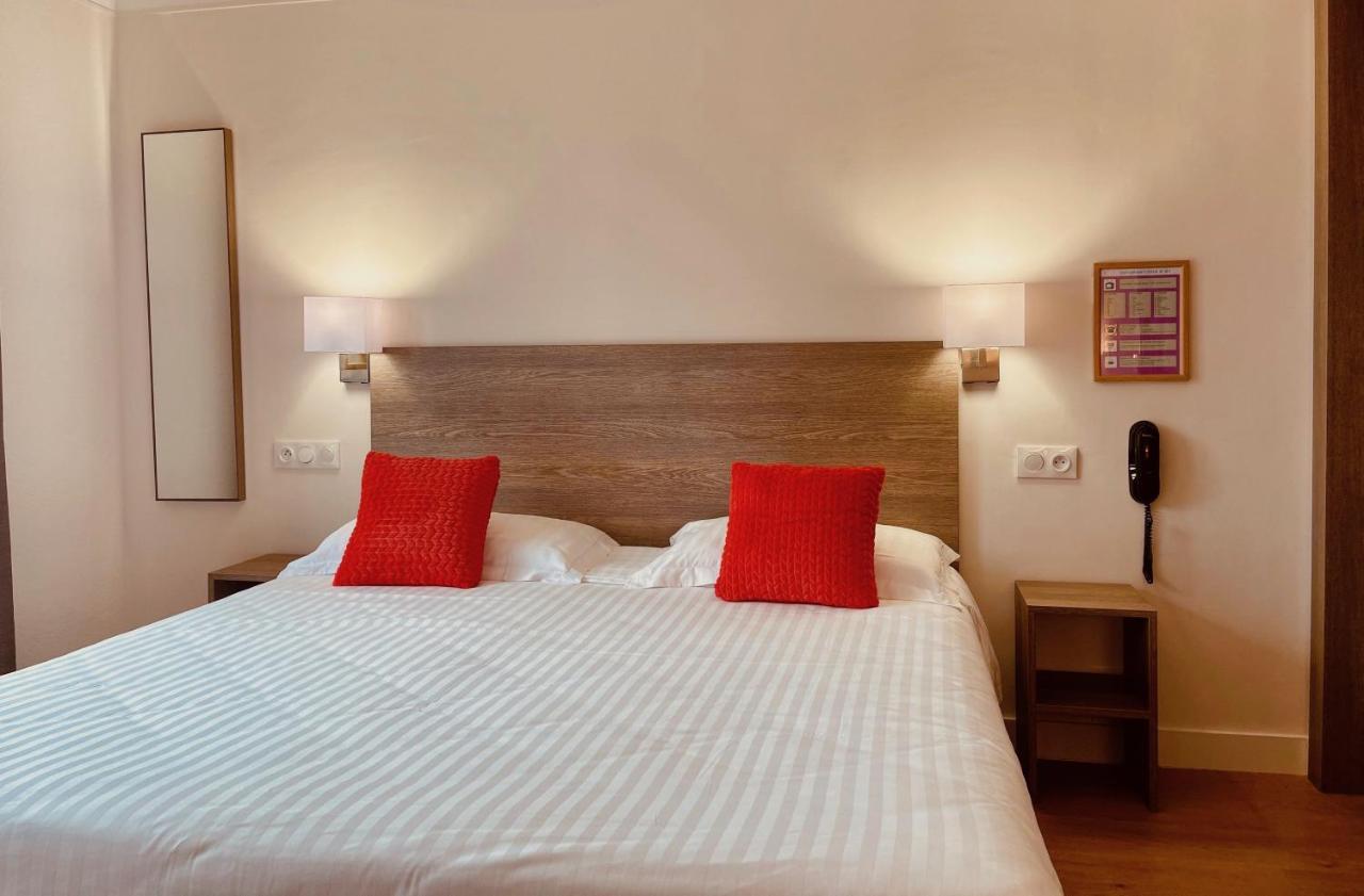 Hotel Courbet Juan-les-Pins Bagian luar foto