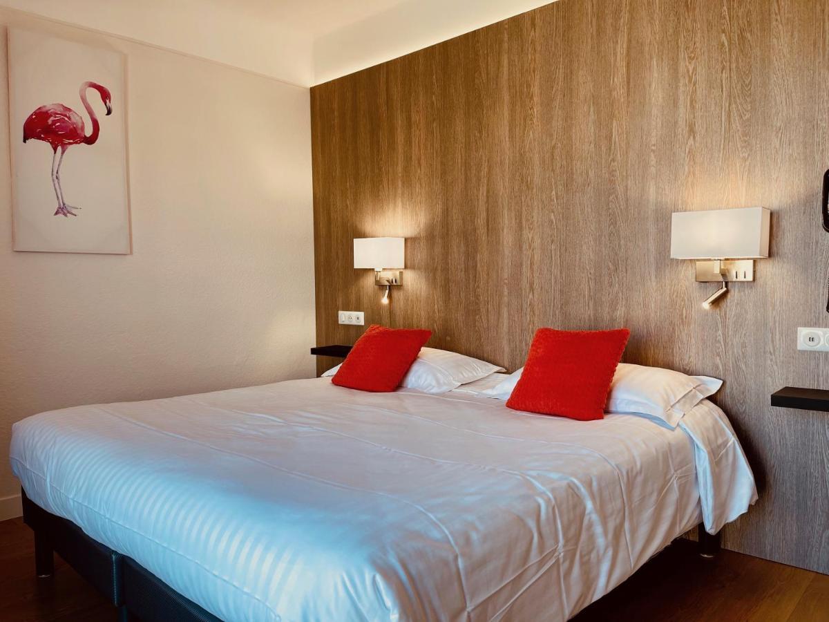 Hotel Courbet Juan-les-Pins Bagian luar foto