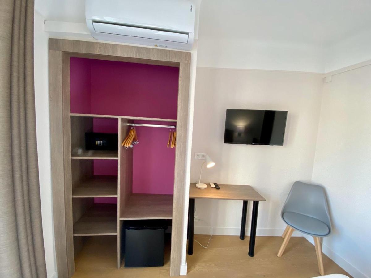 Hotel Courbet Juan-les-Pins Bagian luar foto