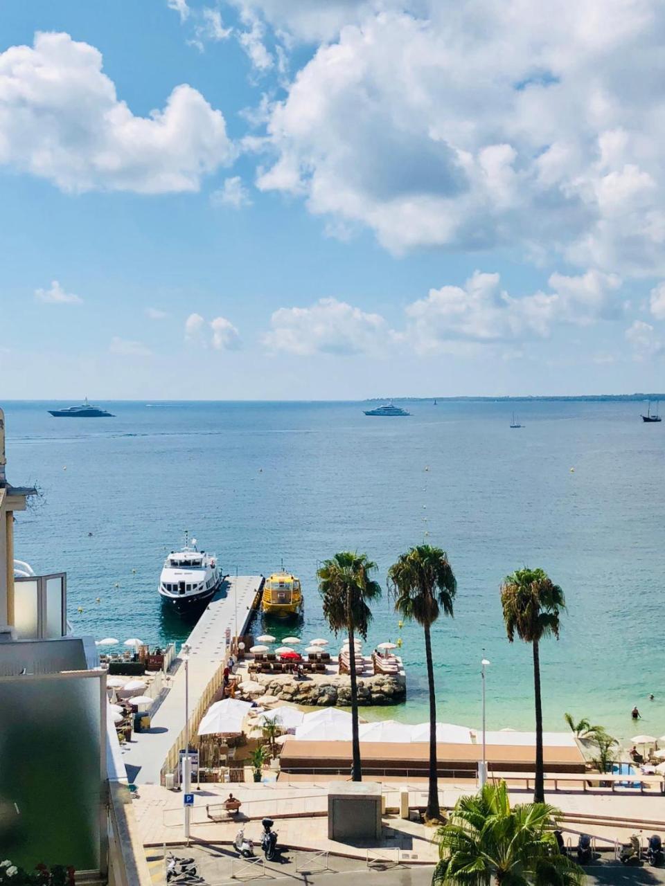 Hotel Courbet Juan-les-Pins Bagian luar foto
