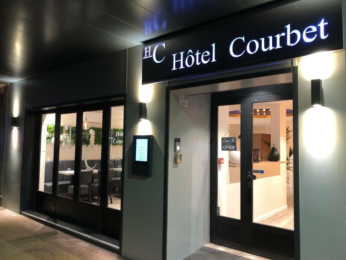 Hotel Courbet Juan-les-Pins Bagian luar foto