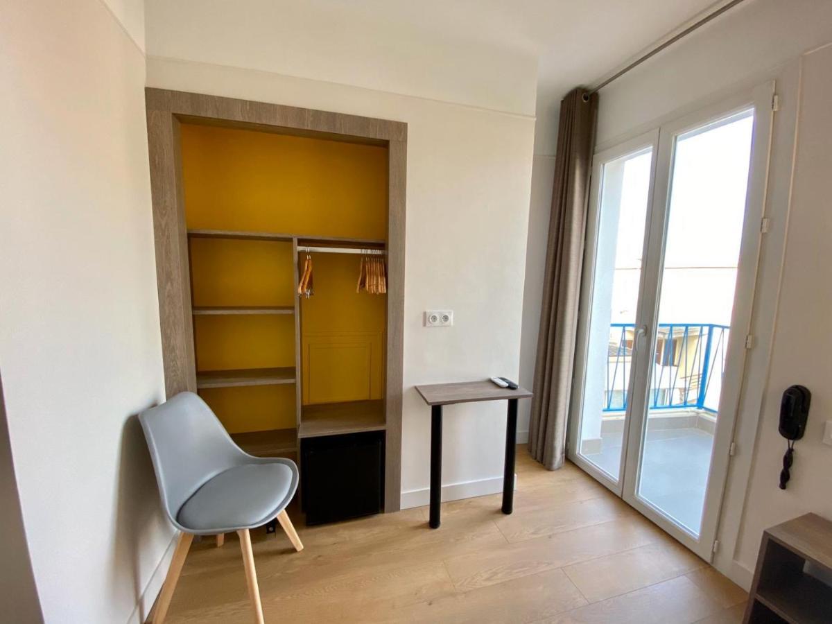 Hotel Courbet Juan-les-Pins Bagian luar foto